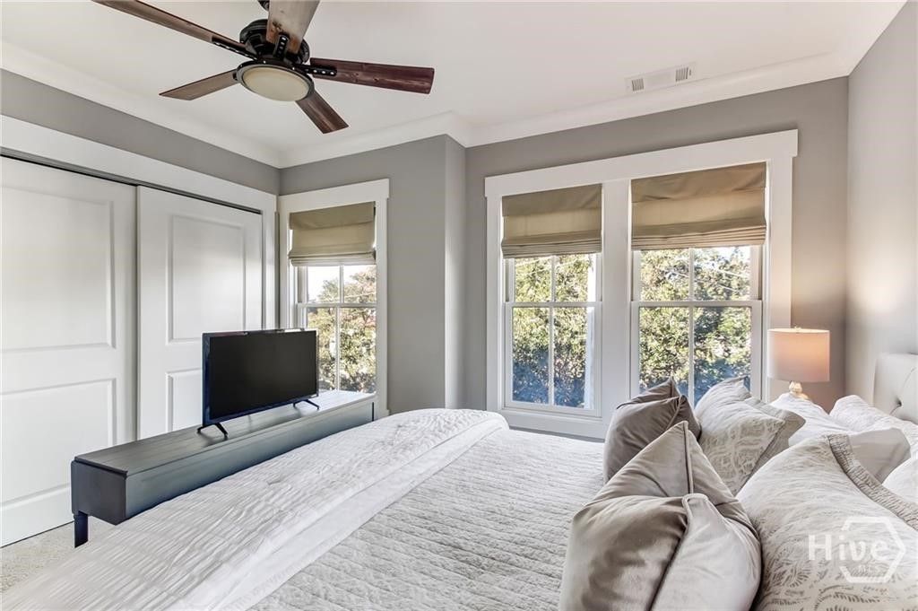 Image 20 of property listing at 712 Tattnall Street, Savannah, GA 31401