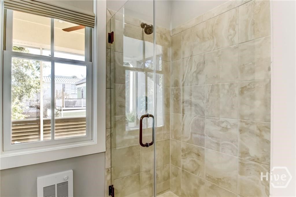 Image 25 of property listing at 712 Tattnall Street, Savannah, GA 31401