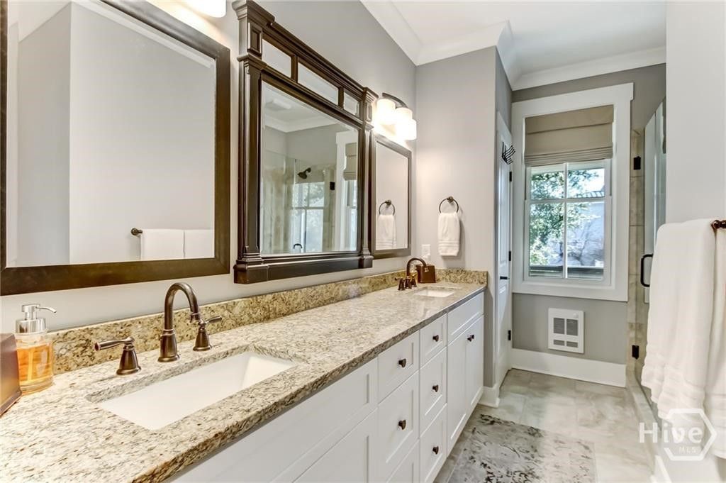 Image 26 of property listing at 712 Tattnall Street, Savannah, GA 31401
