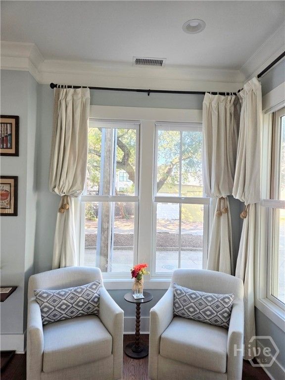 Image 7 of property listing at 712 Tattnall Street, Savannah, GA 31401