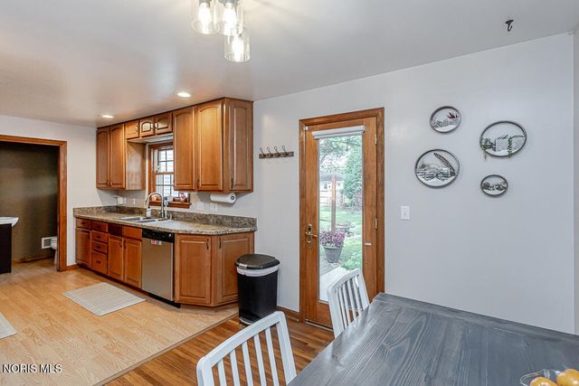 833 River Road, Maumee, OH 43537