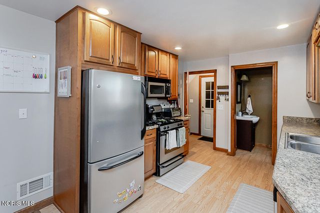 833 River Road, Maumee, OH 43537