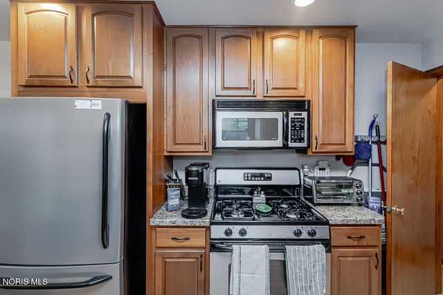 833 River Road, Maumee, OH 43537
