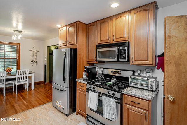 833 River Road, Maumee, OH 43537