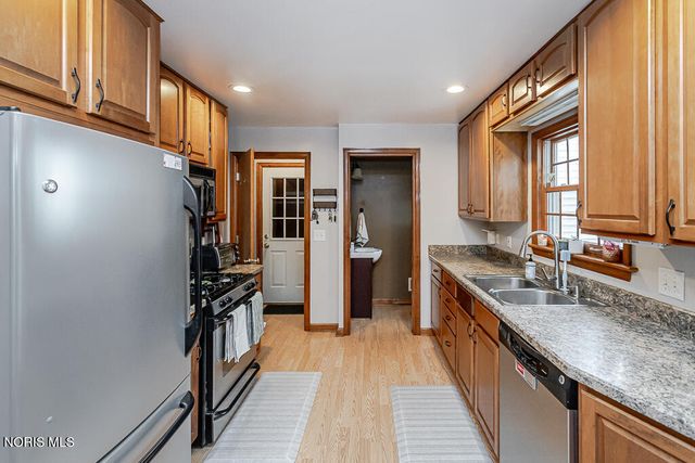 833 River Road, Maumee, OH 43537