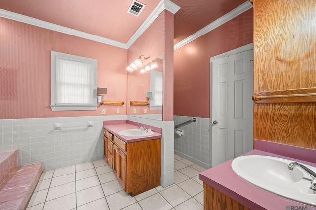 12511 S Lake Sherwood Ave, Baton Rouge, LA 70816