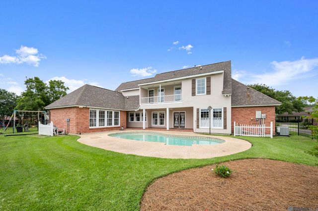 12511 S Lake Sherwood Ave, Baton Rouge, LA 70816