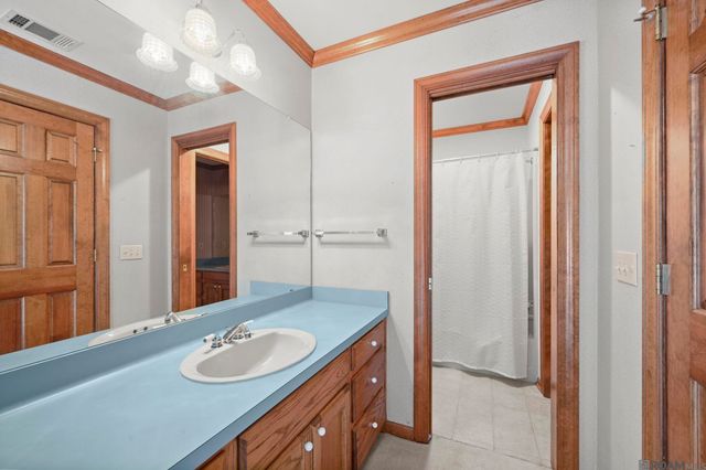 12511 S Lake Sherwood Ave, Baton Rouge, LA 70816