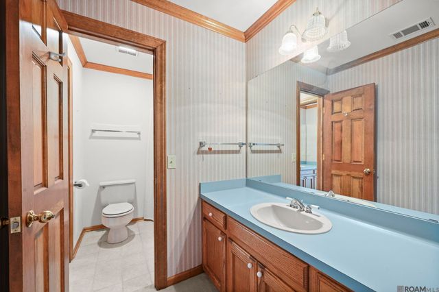 12511 S Lake Sherwood Ave, Baton Rouge, LA 70816