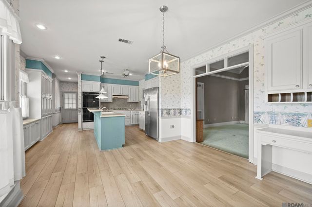 12511 S Lake Sherwood Ave, Baton Rouge, LA 70816