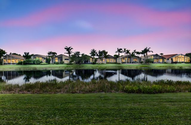 7350 Cortes Lake Drive, Delray Beach, FL 33446