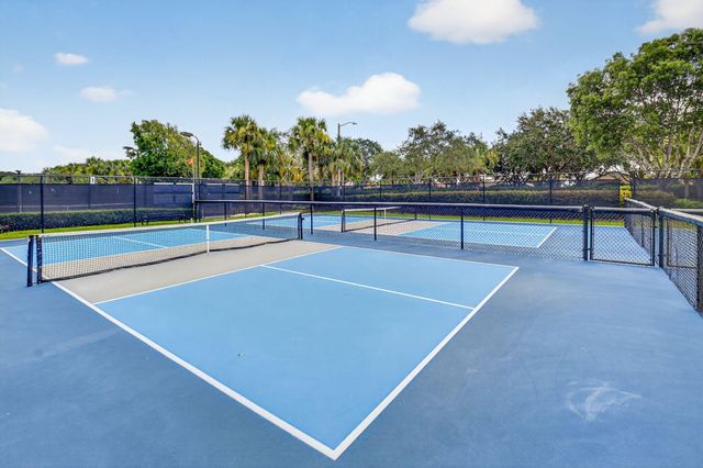 7350 Cortes Lake Drive, Delray Beach, FL 33446