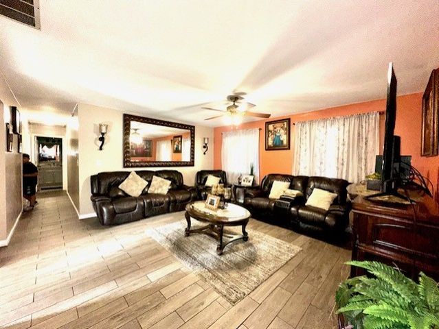 228 JANES Avenue, Bolingbrook, IL 60440
