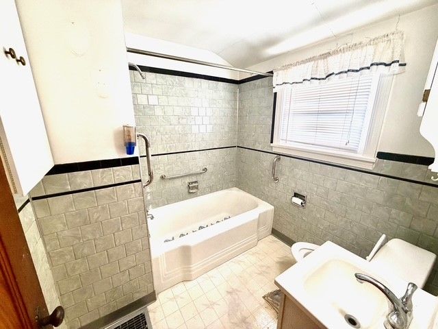 2108 Barnsdale Ave, Mckeesport, PA 15132