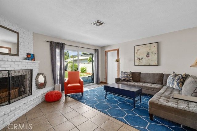 519 N 8th, Upland, CA 91786