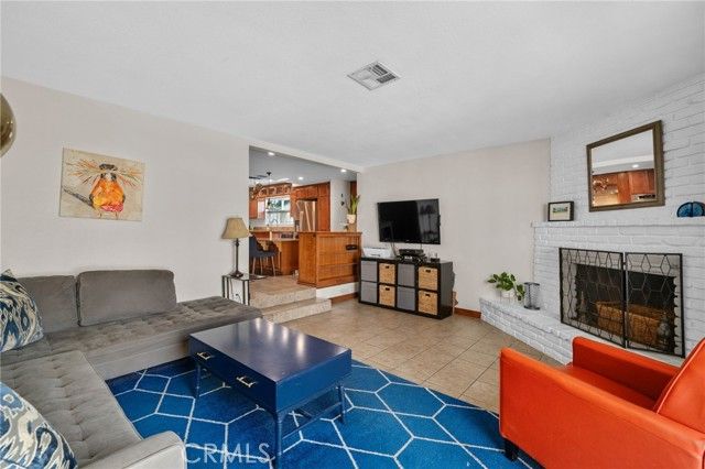 519 N 8th, Upland, CA 91786