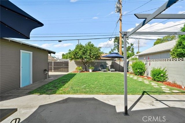 519 N 8th, Upland, CA 91786