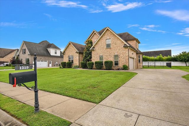 1219 Lewis Downs Dr, Christiana, TN 37037