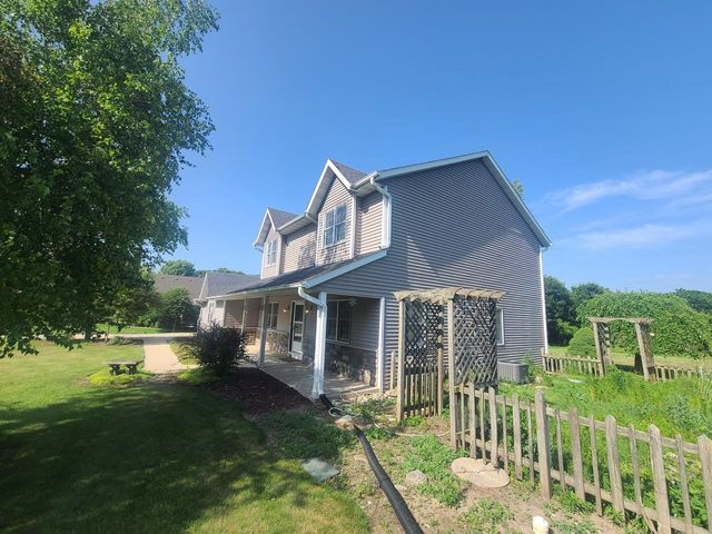 W220S3864 Crestview DRIVE, Waukesha, WI 53189