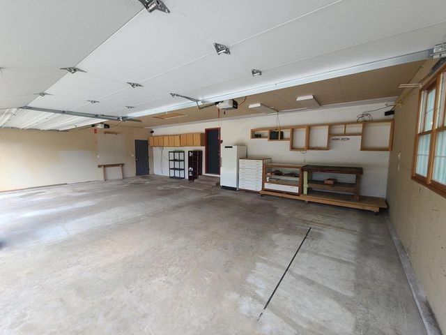 W220S3864 Crestview DRIVE, Waukesha, WI 53189