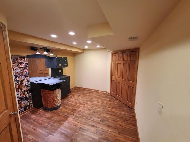 W220S3864 Crestview DRIVE, Waukesha, WI 53189