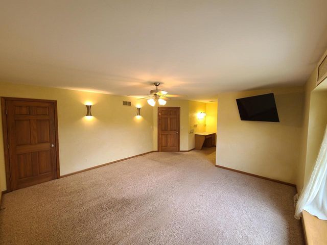 W220S3864 Crestview DRIVE, Waukesha, WI 53189