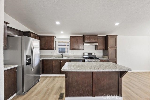 259 Mary Kay Lane, Bakersfield, CA 93308