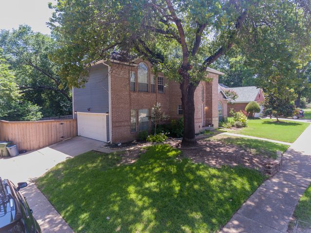 2416 Hedgeapple Drive, Arlington, TX 76001
