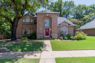 2416 Hedgeapple Drive, Arlington, TX 76001