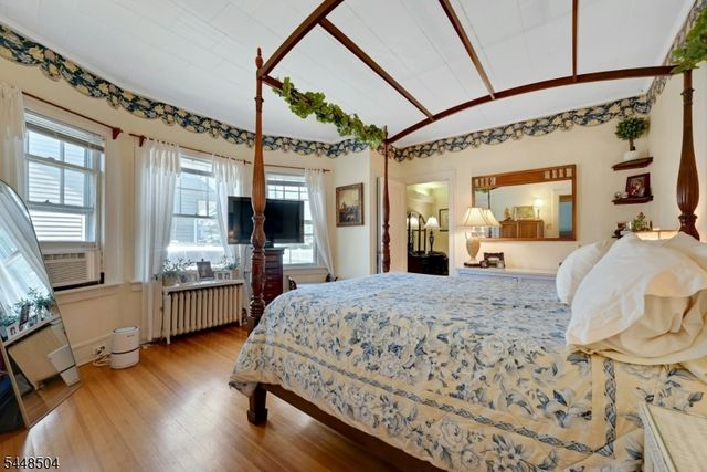 111 Van Winkle Ave, Hawthorne Boro, NJ 07506