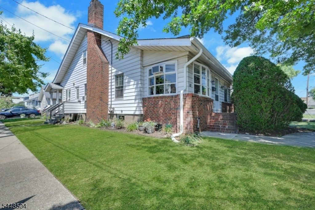 111 Van Winkle Ave, Hawthorne Boro, NJ 07506 — photo 2