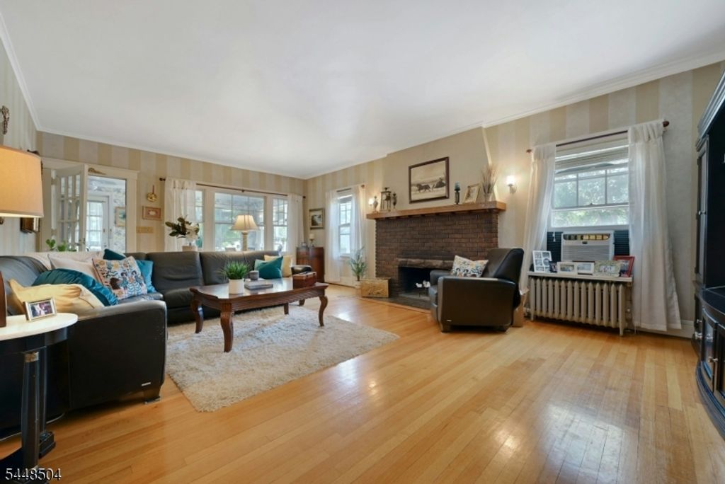 111 Van Winkle Ave, Hawthorne Boro, NJ 07506 — photo 3