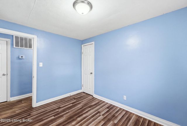 6624 Kenmore Ave, Louisville, KY 40216