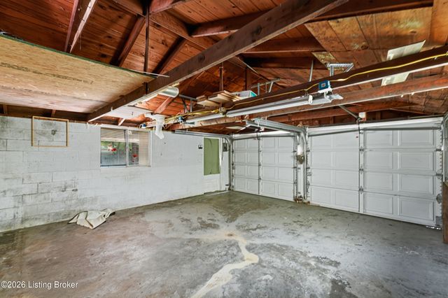 6624 Kenmore Ave, Louisville, KY 40216