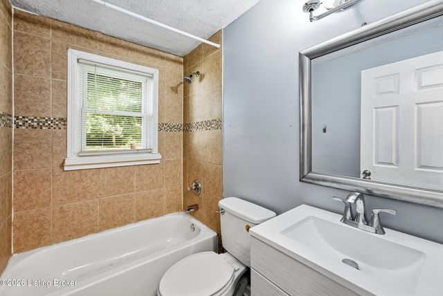 6624 Kenmore Ave, Louisville, KY 40216