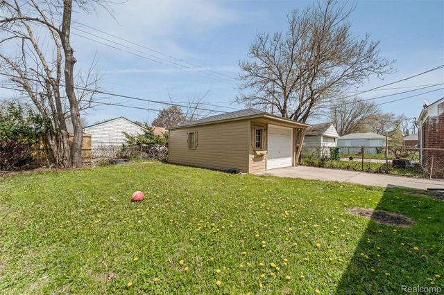 16829 Stricker Avenue, Eastpointe, MI 48021