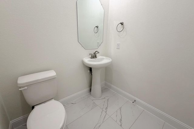 221 Medallion ST, Liberty Hill, TX 78642