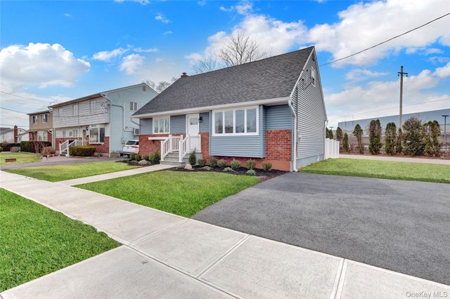 89 Sherman Avenue, Bethpage, NY 11714