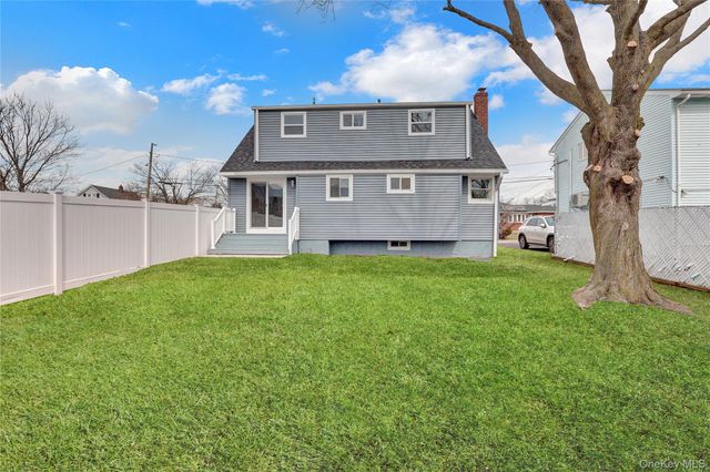 89 Sherman Avenue, Bethpage, NY 11714