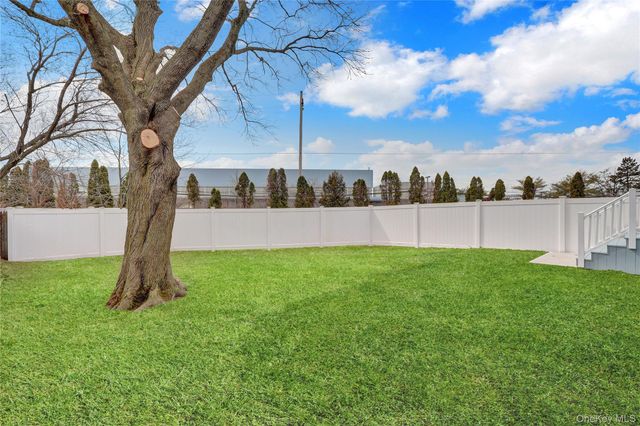 89 Sherman Avenue, Bethpage, NY 11714