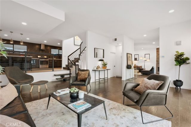 3601 Dixie Canyon Place, Sherman Oaks, CA 91423