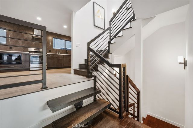 3601 Dixie Canyon Place, Sherman Oaks, CA 91423