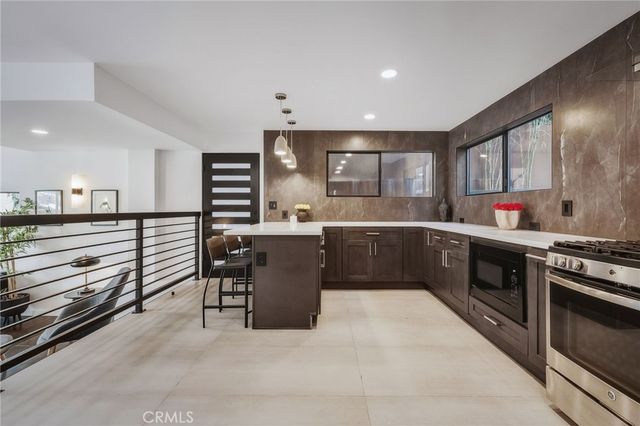 3601 Dixie Canyon Place, Sherman Oaks, CA 91423