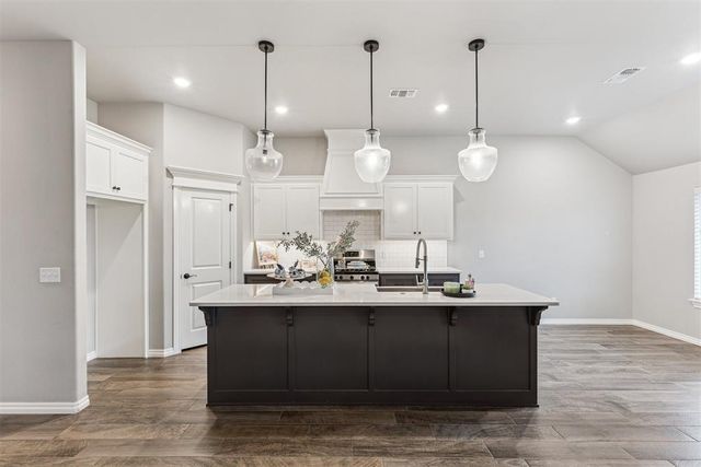 12316 SW 31st Street, Yukon, OK 73099