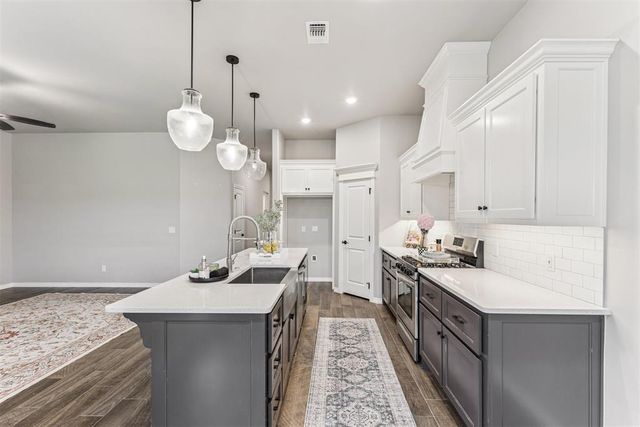 12316 SW 31st Street, Yukon, OK 73099