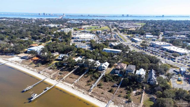 4 Duncan Ave, Gulf Breeze, FL 32561