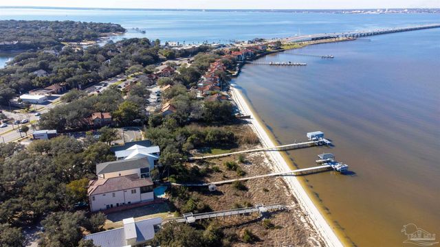 4 Duncan Ave, Gulf Breeze, FL 32561