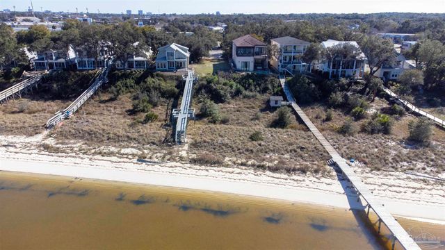 4 Duncan Ave, Gulf Breeze, FL 32561