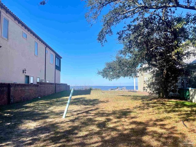 4 Duncan Ave, Gulf Breeze, FL 32561