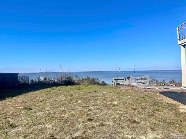 4 Duncan Ave, Gulf Breeze, FL 32561